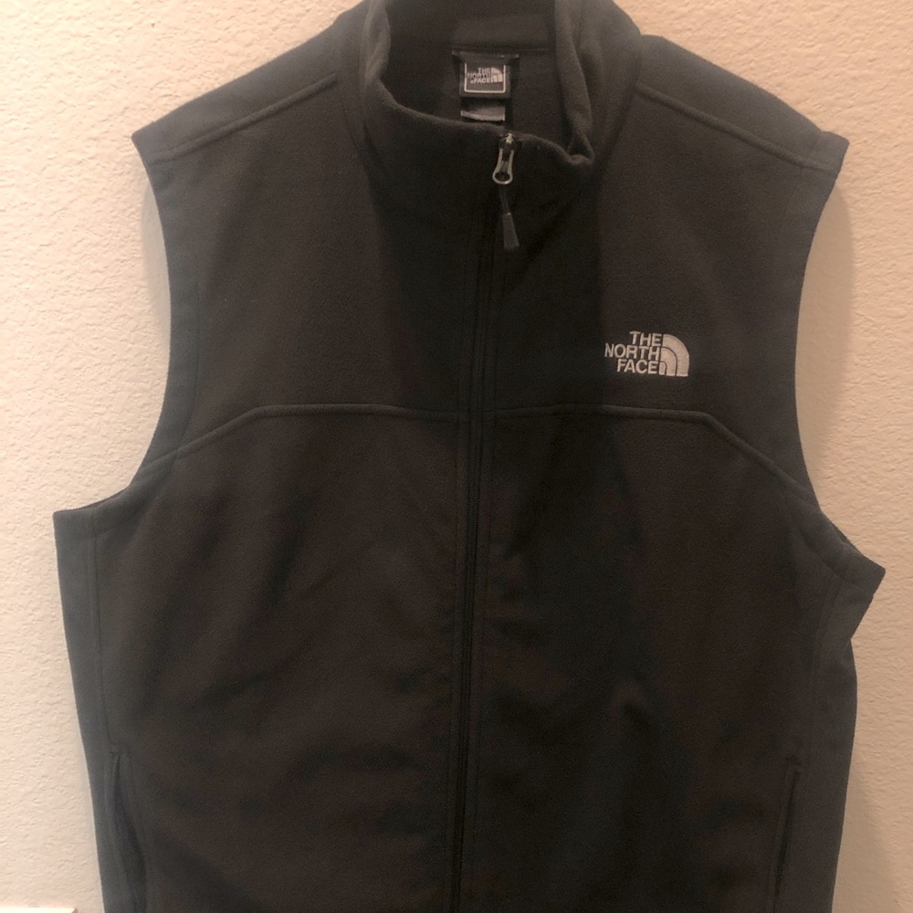 Men’s NorthFace vest